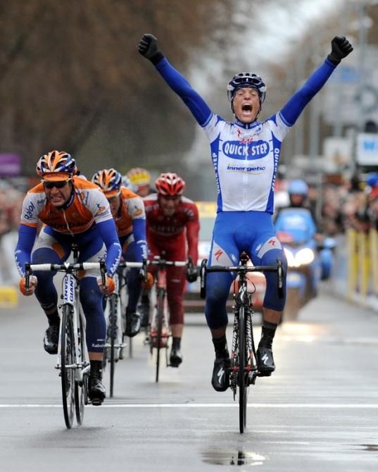 Sylvain Chavanel gets the better of his breakaway companions at Vichy in 2009