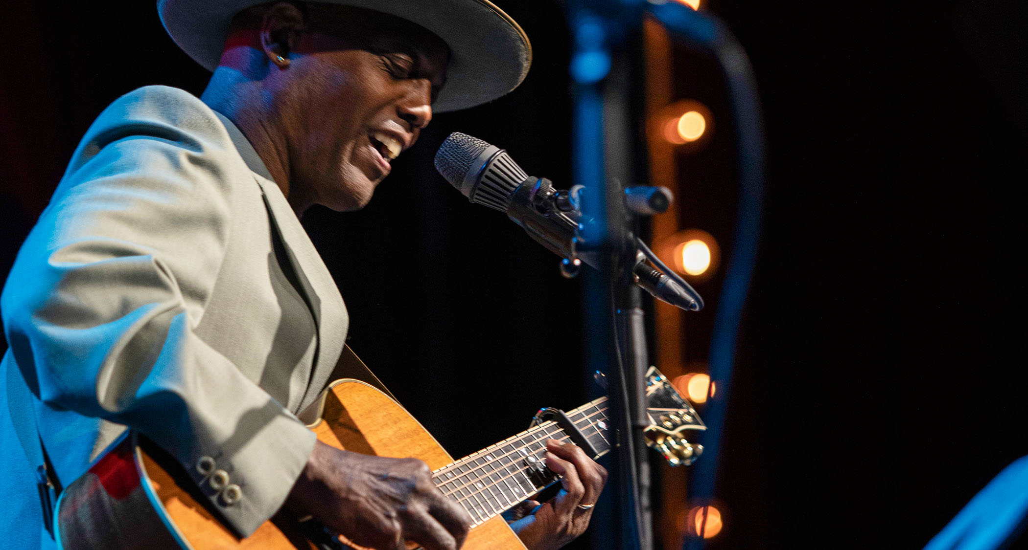 Eric Bibb