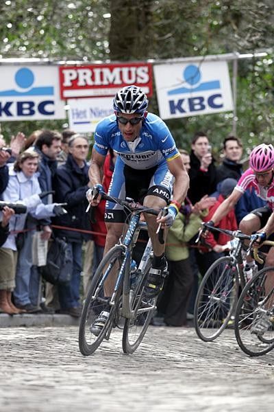 USA's George Hincapie on the Grammont in the 2006 Ronde van Vlaanderen