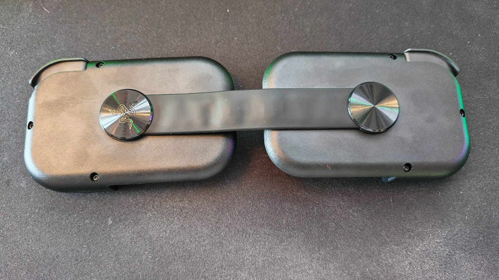 The back of the Razer Prio