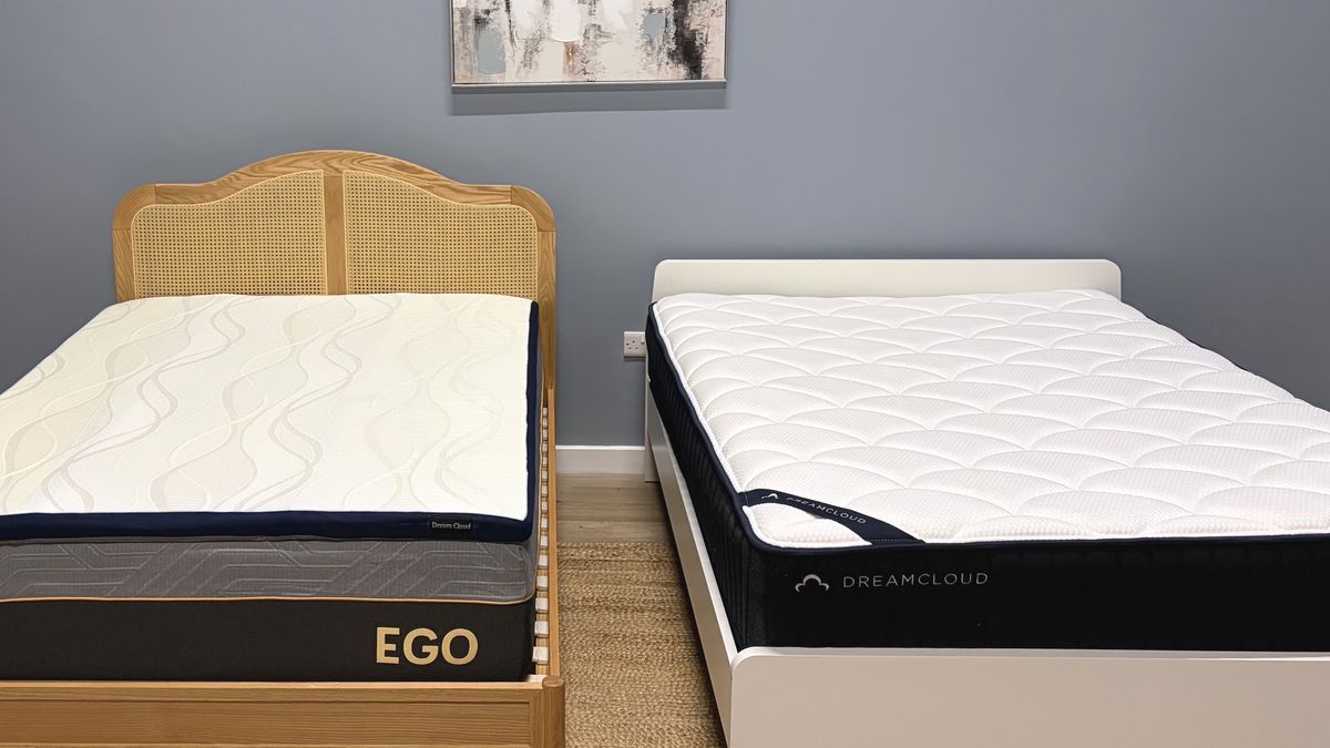 Two mattresses in our sleep studio. Neither mattress shows any signs of staining