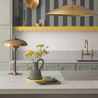 Kitchen with quartz-effect laminate worktop with upstand.