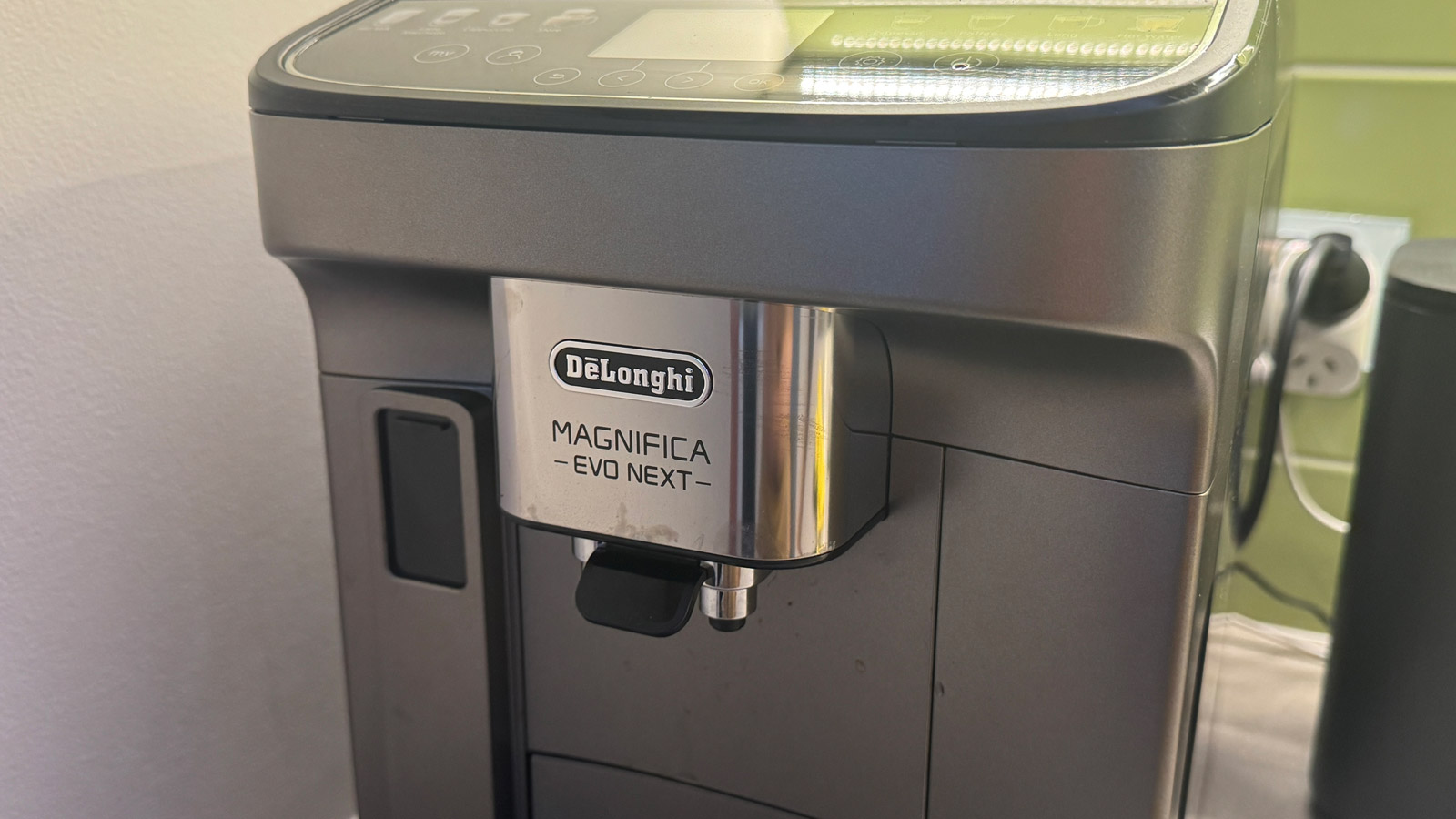 De'Longhi Magnifica Evo Next coffee machine main logo.