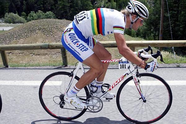 Tom Boonen (Quick.Step) had breathing difficulties, and abandoned today