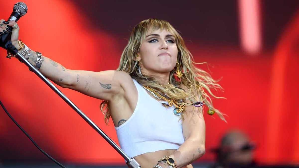 Miley Cyrus covers Metallica and Nine Inch Nails at Glastonbury | Louder