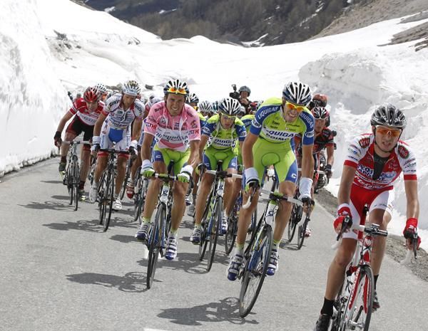 Liquigas control the race with Vino and Satre up the road