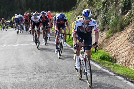 ALTO DA FOIA, PORTUGAL - FEBRUARY 20: Primoz Roglic of Slovenia and Team Red Bull - BORA - hansgrohe competes during the 51st Volta ao Algarve em Bicicleta, Stage 2 a 177.6km stage from Lagoa to Alto da Foia 869m on February 20, 2025 in Alto da Foia, Portugal. (Photo by Tim de Waele/Getty Images)