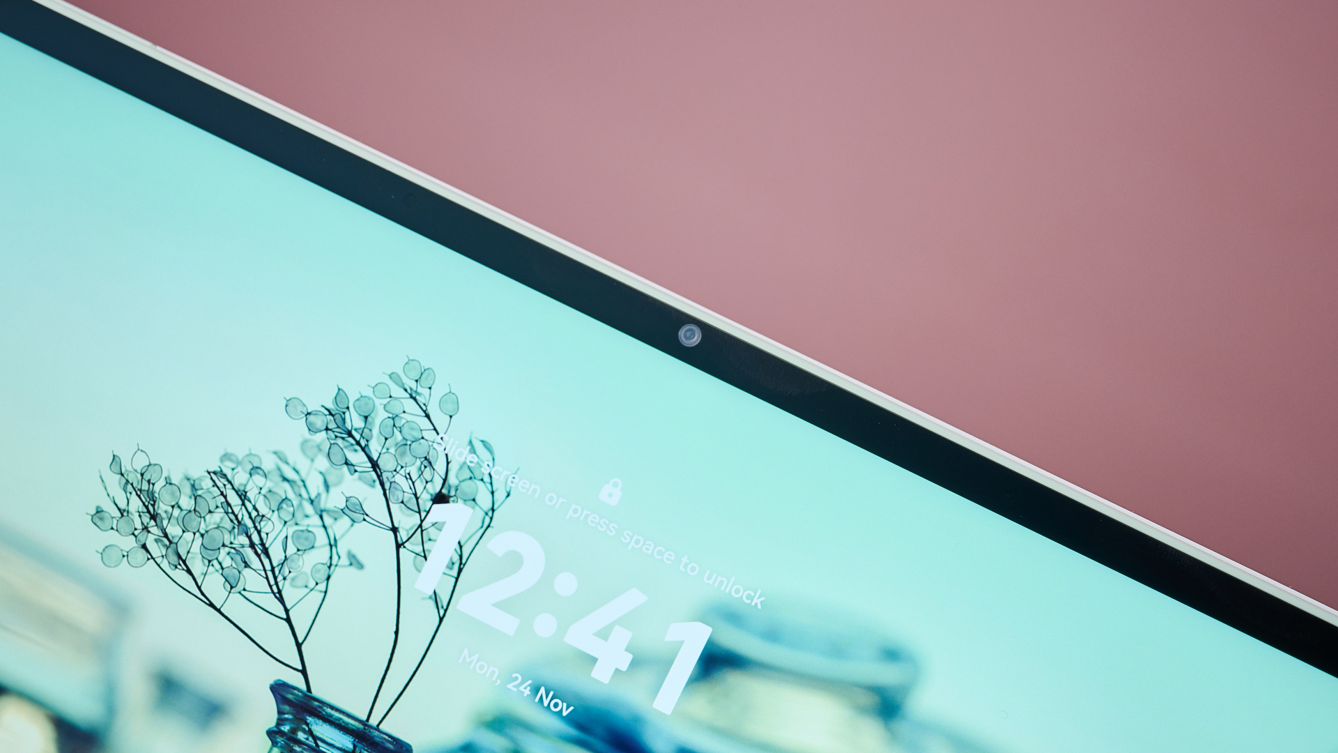 A closeup of the Huawei MatePad 12X 2025's front facing camera above the screen.