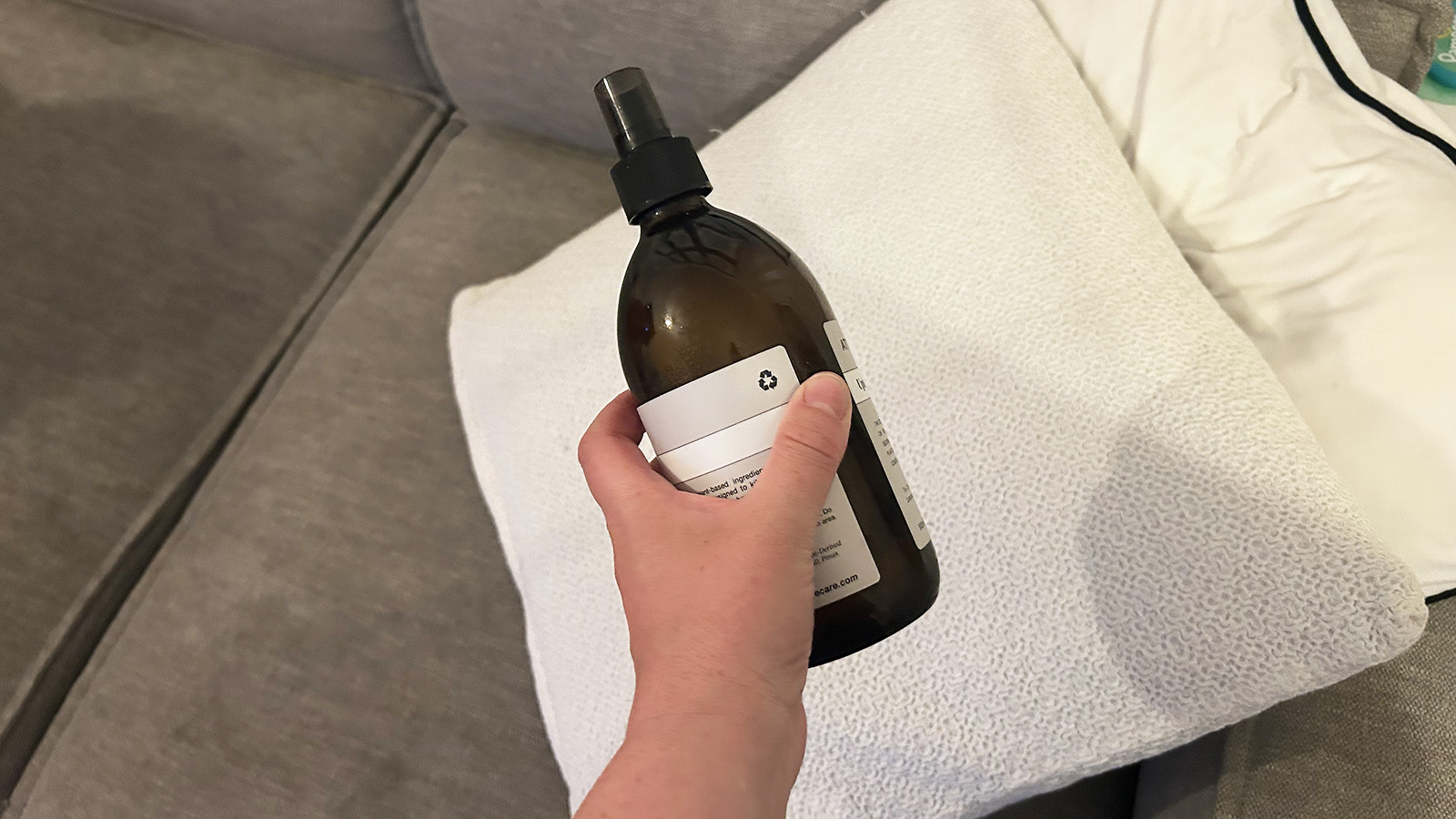 Homemade cleaning spray used on pillows