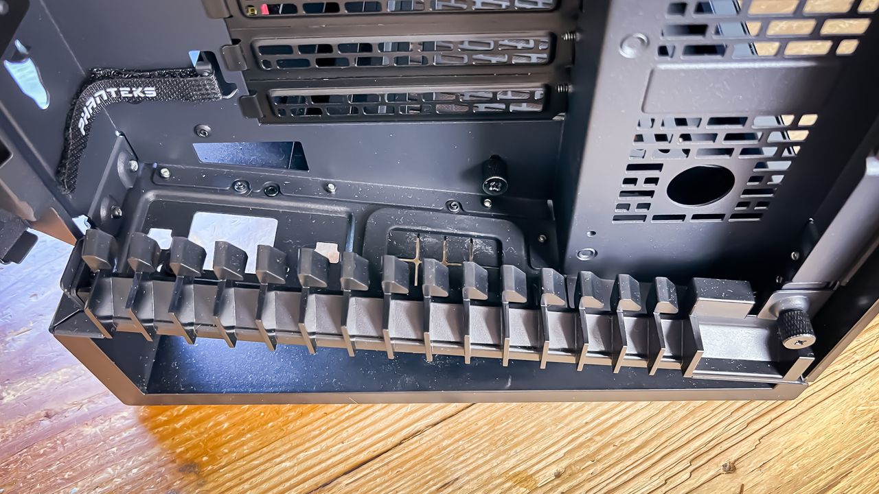 Phanteks NV7