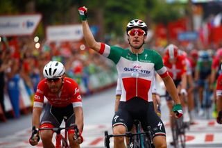 Elia Viviani wins stage 3 at the Vuelta a Espana