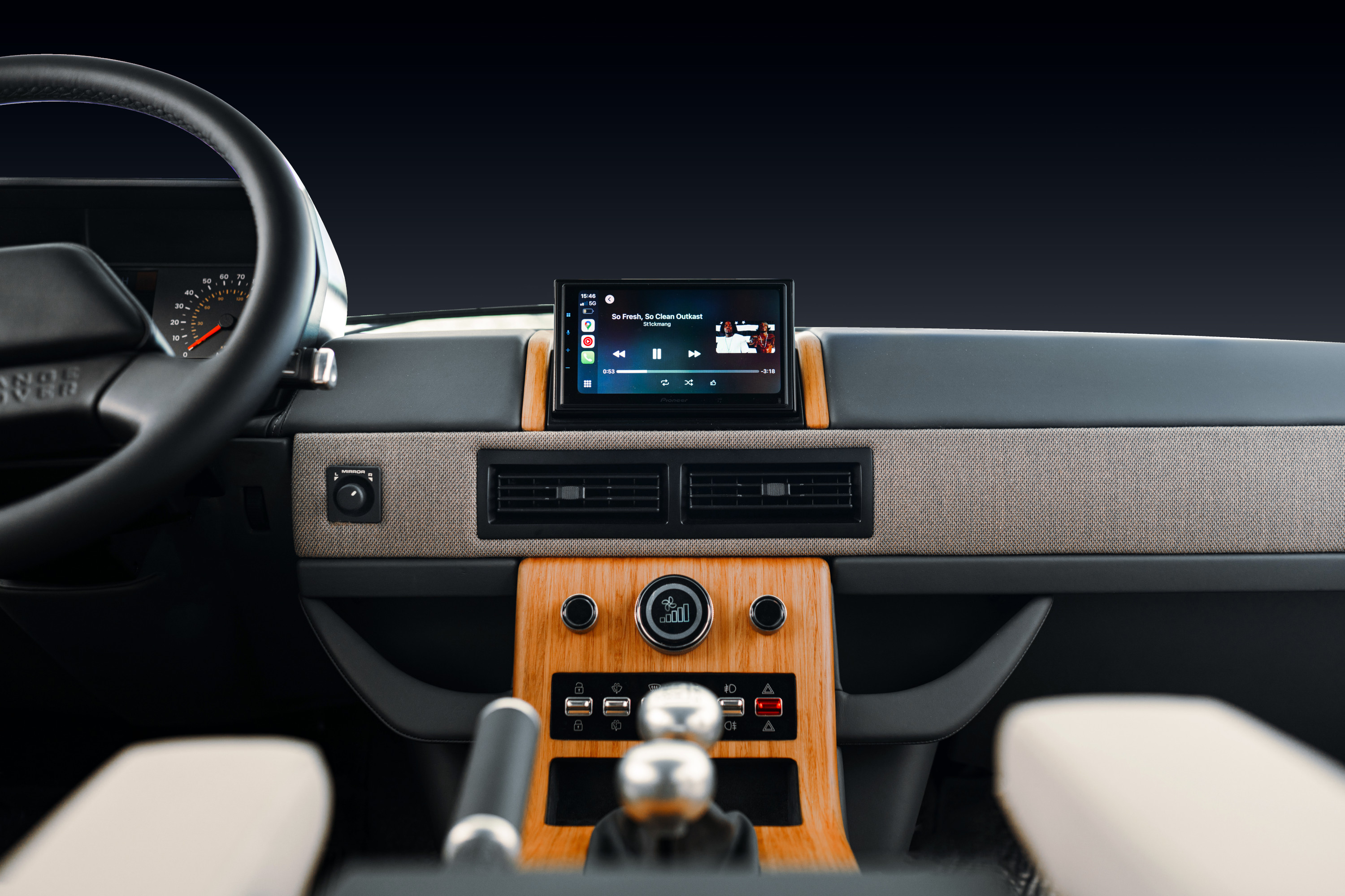Just one of thousands of interior configurations of the Lunaz Range Rover Classic