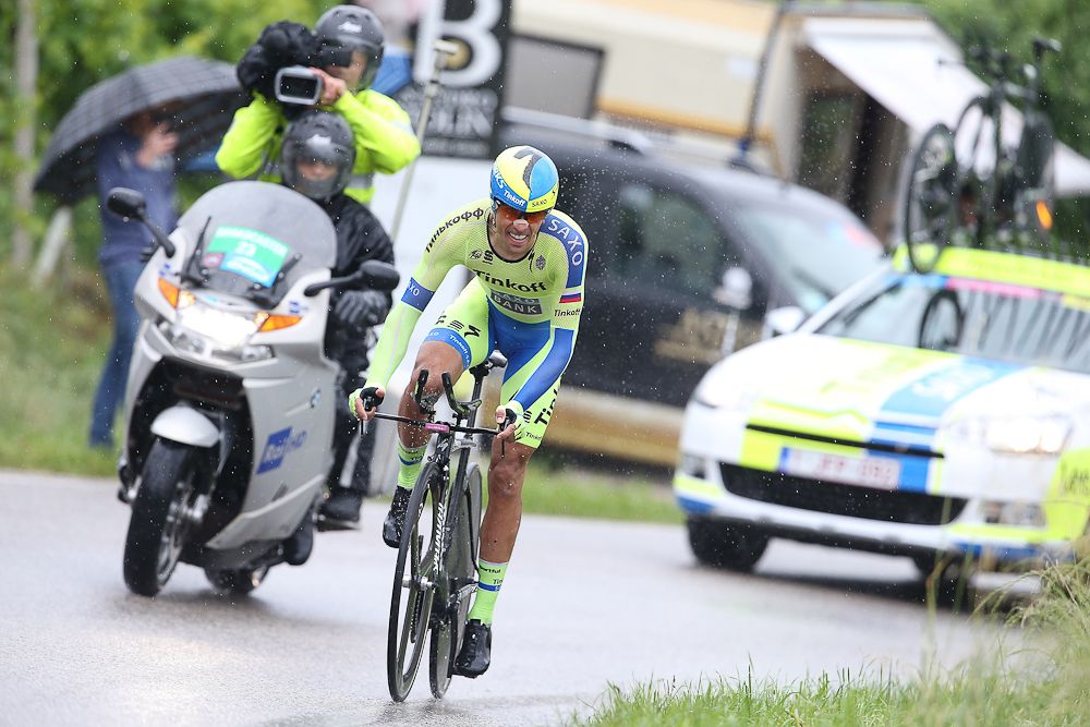 Alberto Contador rides back into pink during stage 14 of the 2015 Giro.
