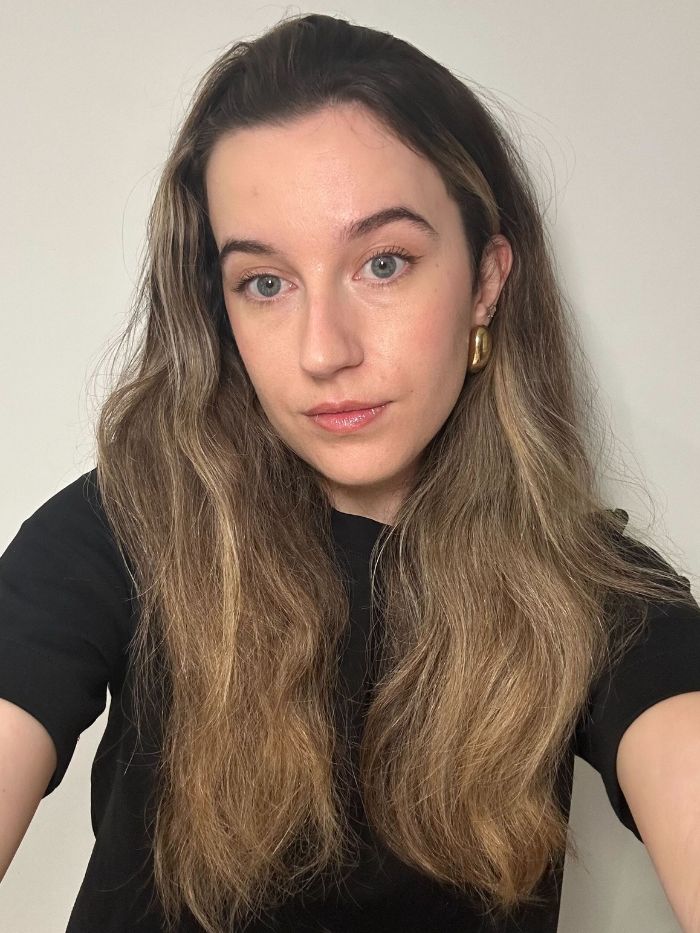 Junior beauty editor Grace Lindsay before using the Beauty Works hot brush