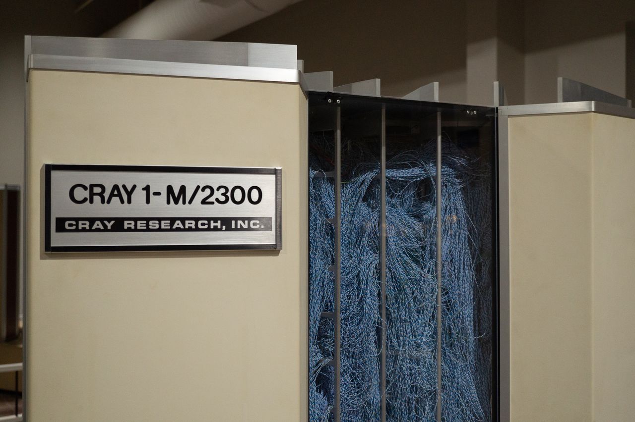 Cray 1 (1976)