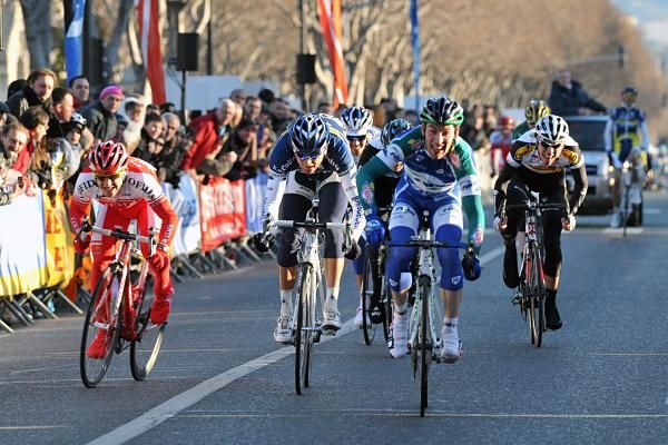 With the final climb close to the finish, a small group escaped to contest the finish.