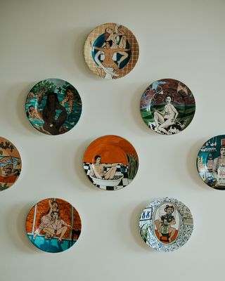 eliza hopewell plates in helios 710 apartment
