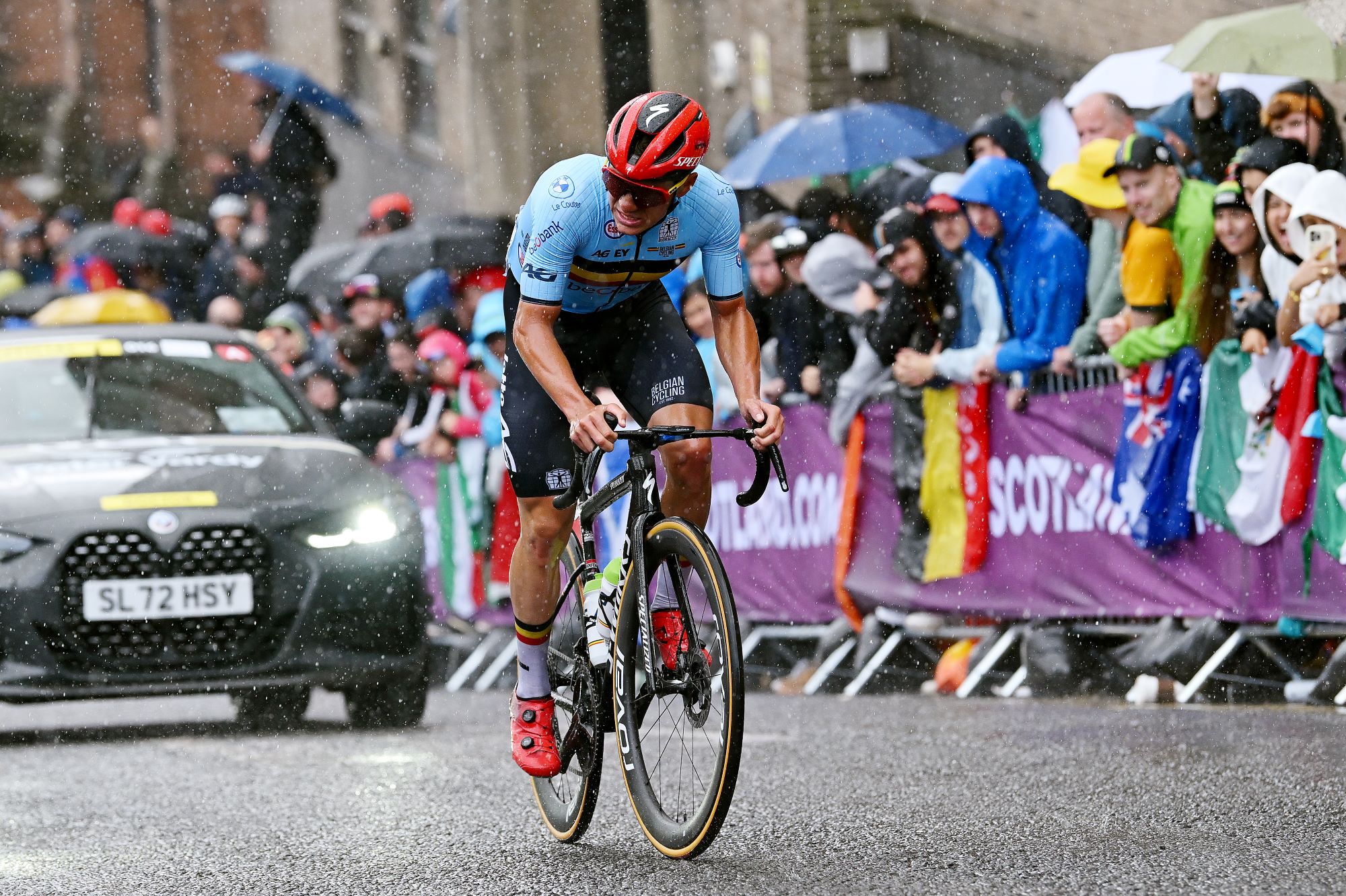 Remco Evenepoel reveals 2023 Soudal Quick-Step rainbow jersey