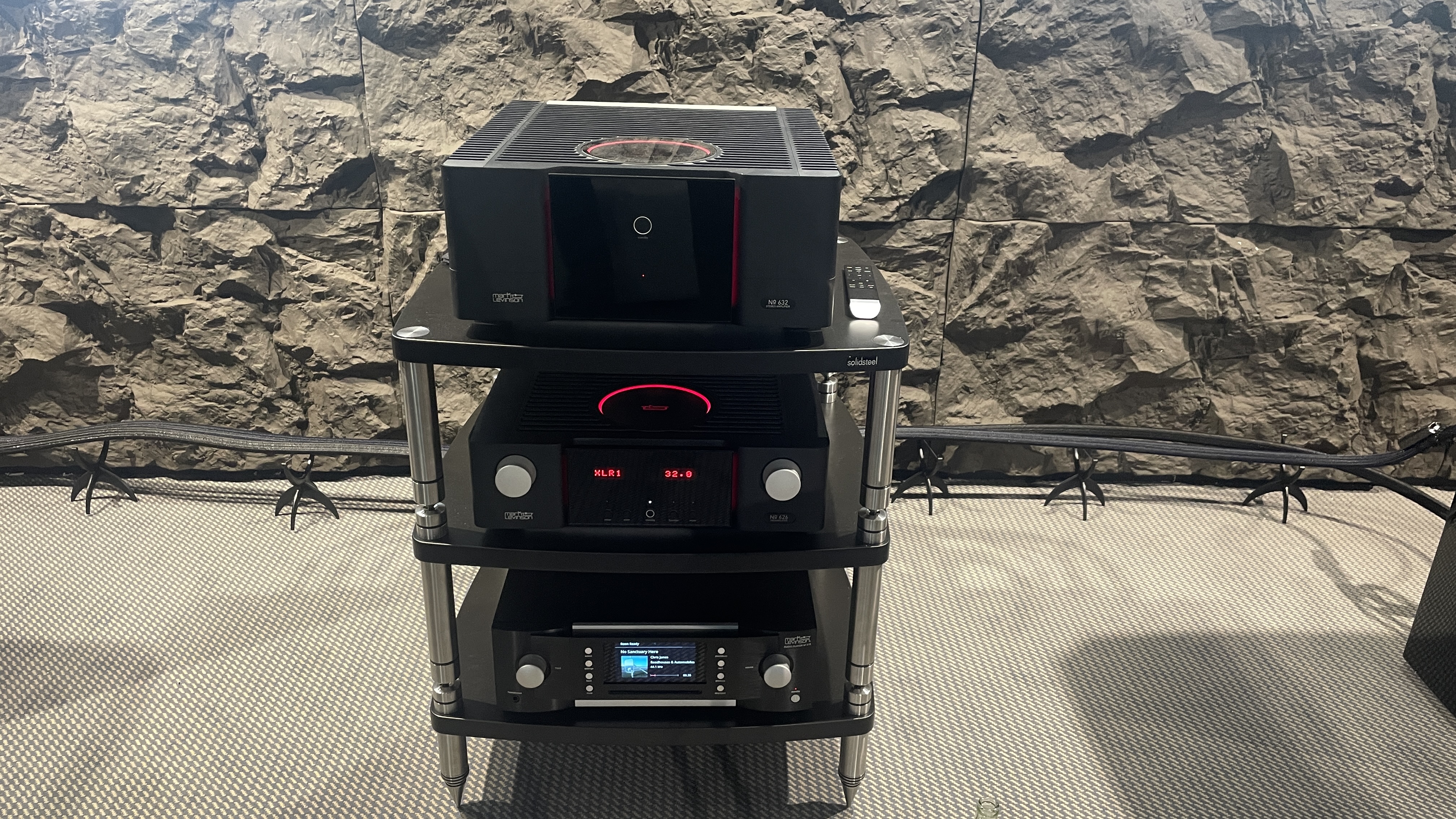 Mark Levinson No. 626 and No. 632 amplifiers on stand