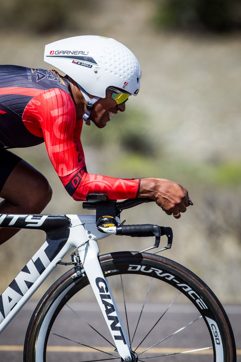 Rafael Montiel (Orgullo Antioqueno) on the way into the finish.
