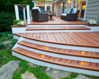 deck steps with integrated lighting