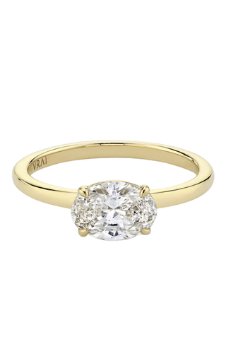 Undefined Oval Engagement Ring in Yellow Gold | Vrai