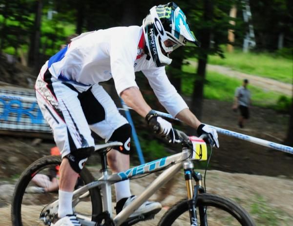 Jared Graves (Yeti) did not make the finals due to a crash.