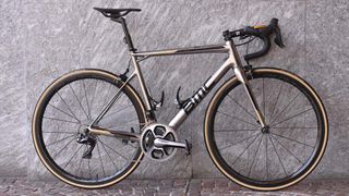 Greg Van Avermaet's TeamMachine SLR01 is finished with chrome colorway paint job