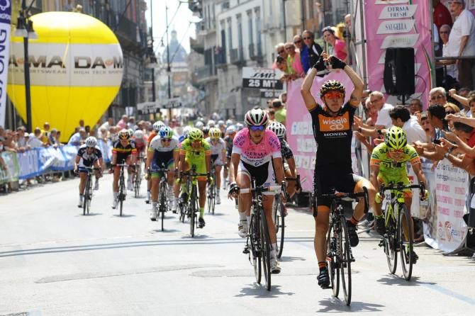 Giorgia Bronzini wins the stage