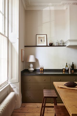 Classic shaker kitchen in brown by Devol