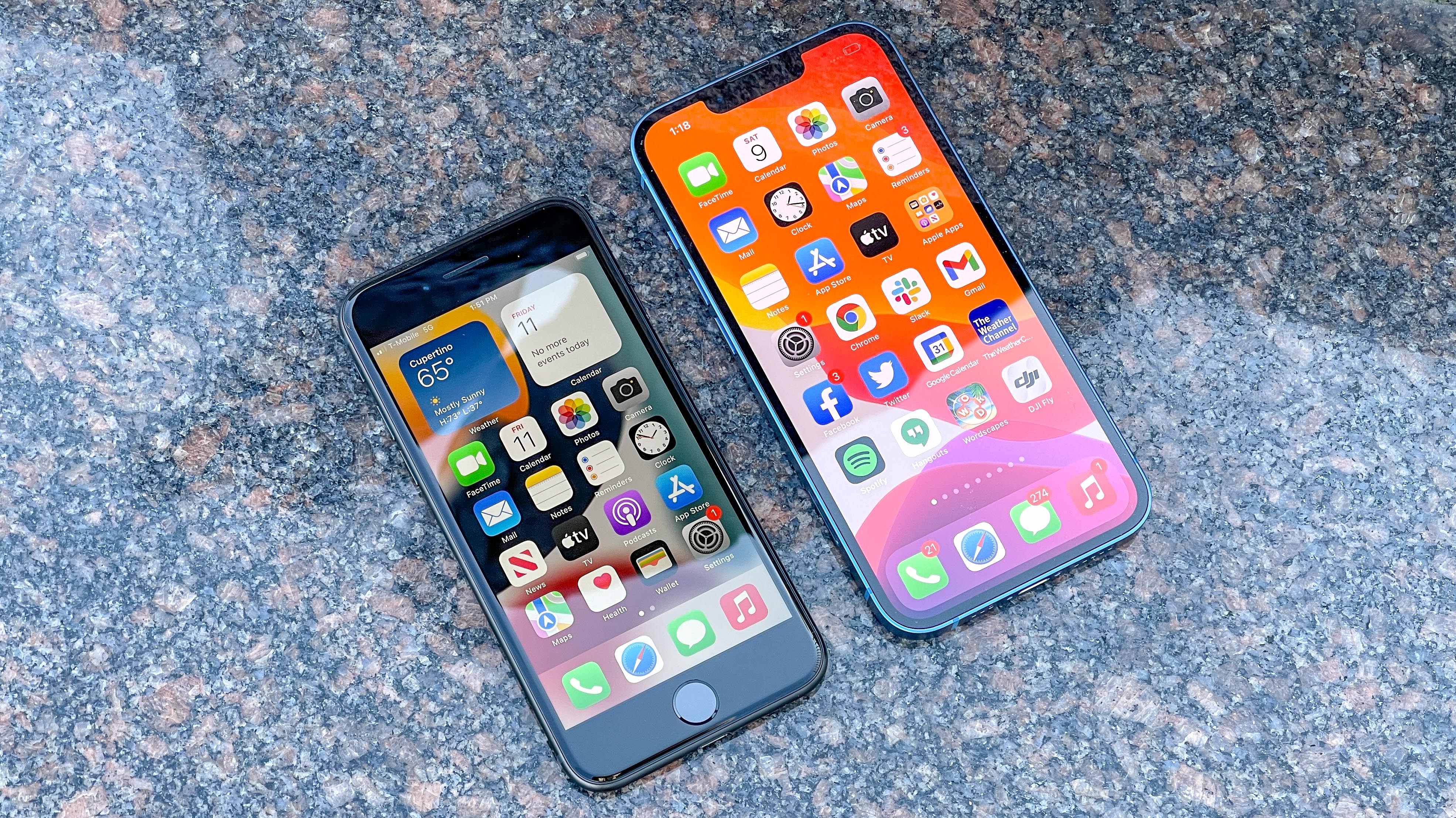 iPhone SE 2022 shown next to iPhone 13
