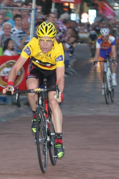 Cadel Evans takes the win