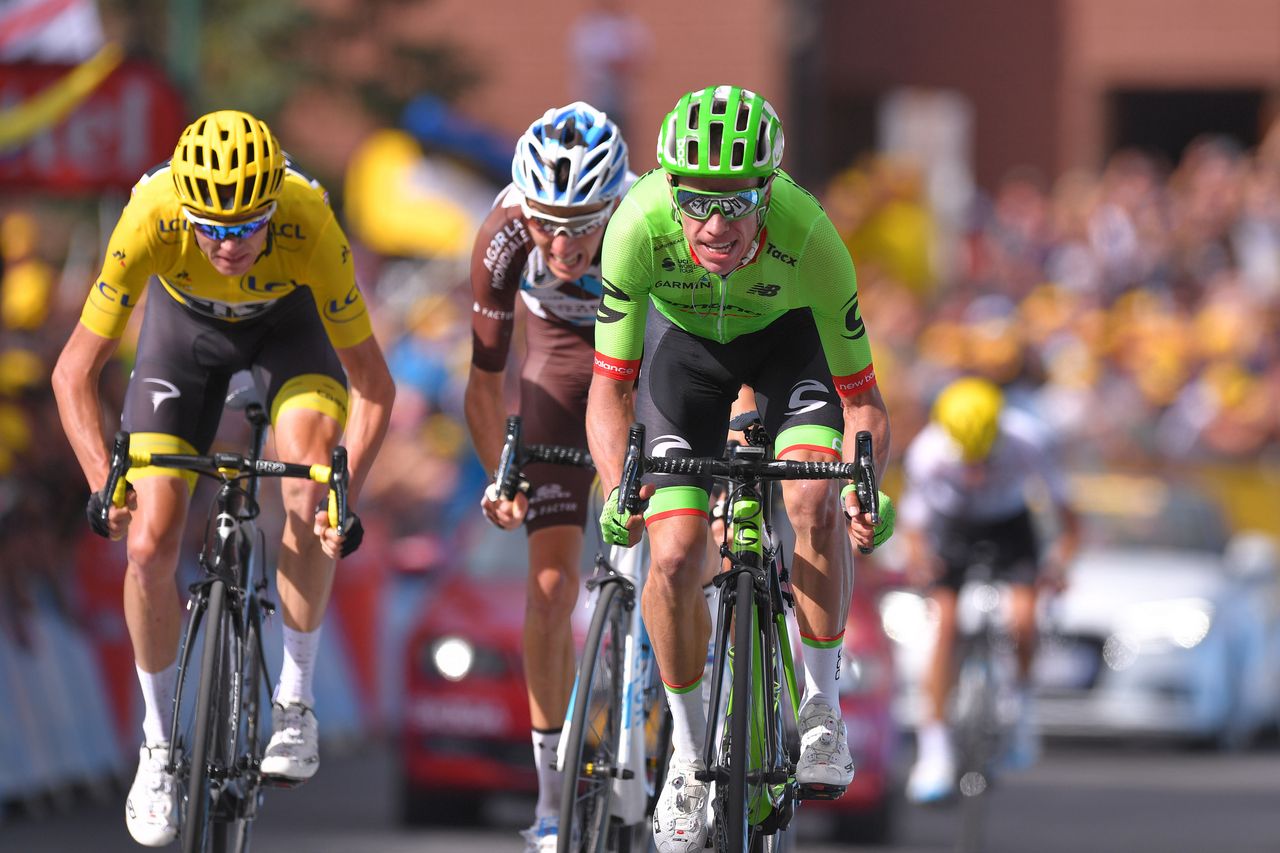 Rigoberto Uran (Cannondale-Drapac) picks up the six second bonus in Serre Chevalier