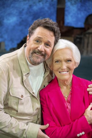 Mary has a date with Michael Ball for the final episode.