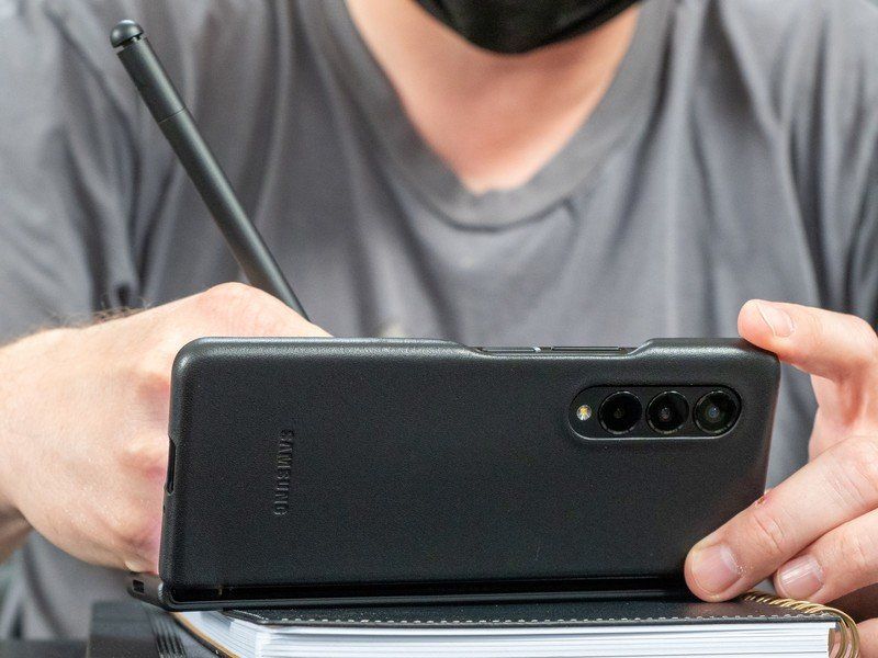 Samsung Galaxy Z Fold 3 taking notes S Pen
