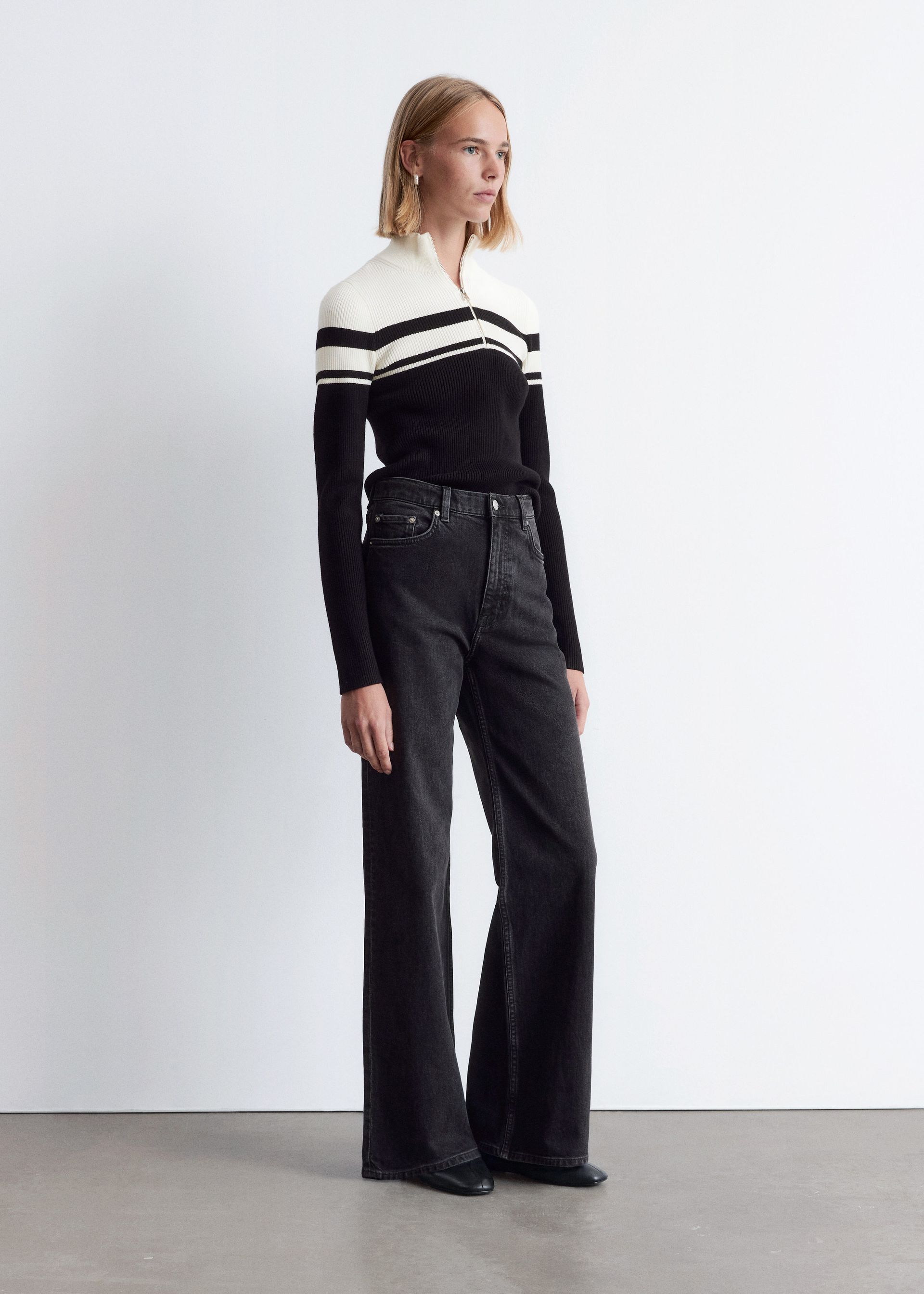 Wide-Leg Jeans