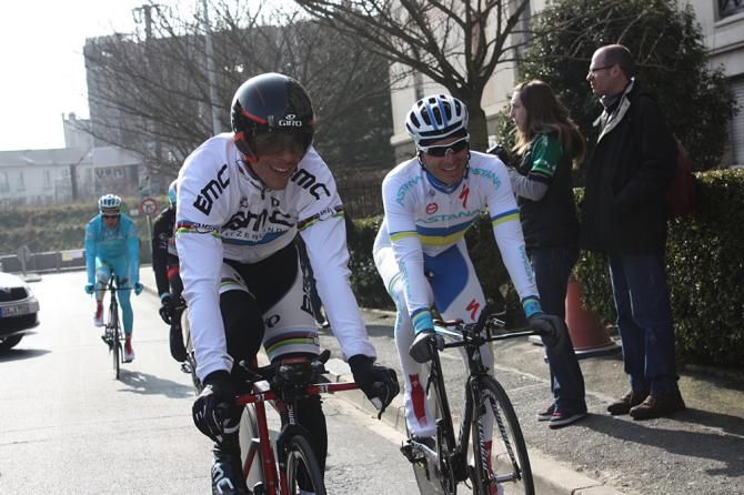Philippe Gilbert warms up for the Paris-Noice prologue
