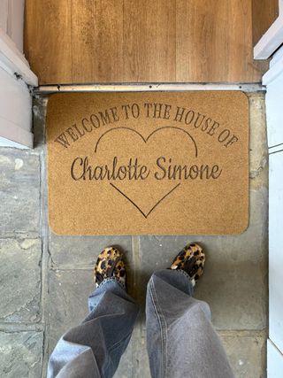 Charlotte Simone HQ