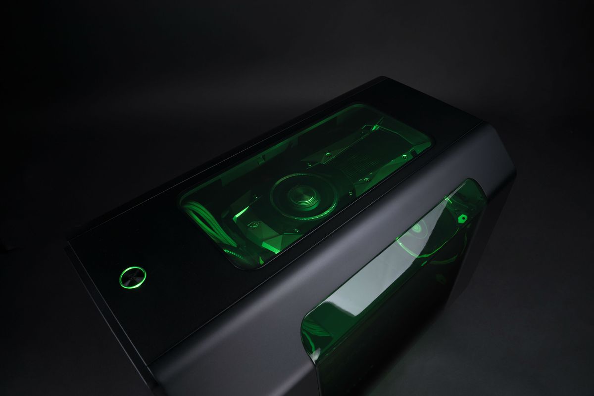 Maingear R2 Razer Edition Portends Arrival Of MiniITX X299 Motherboard