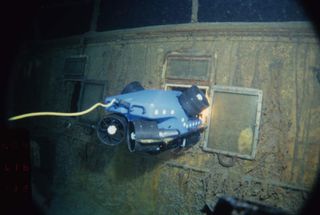 deep-sea submersible, hydrothermal vents, personnel sphere, titanic, seafloor, ocean exploration