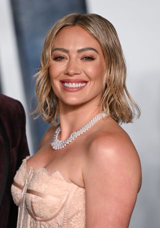 Hilary Duff with a layered short hairstyle.