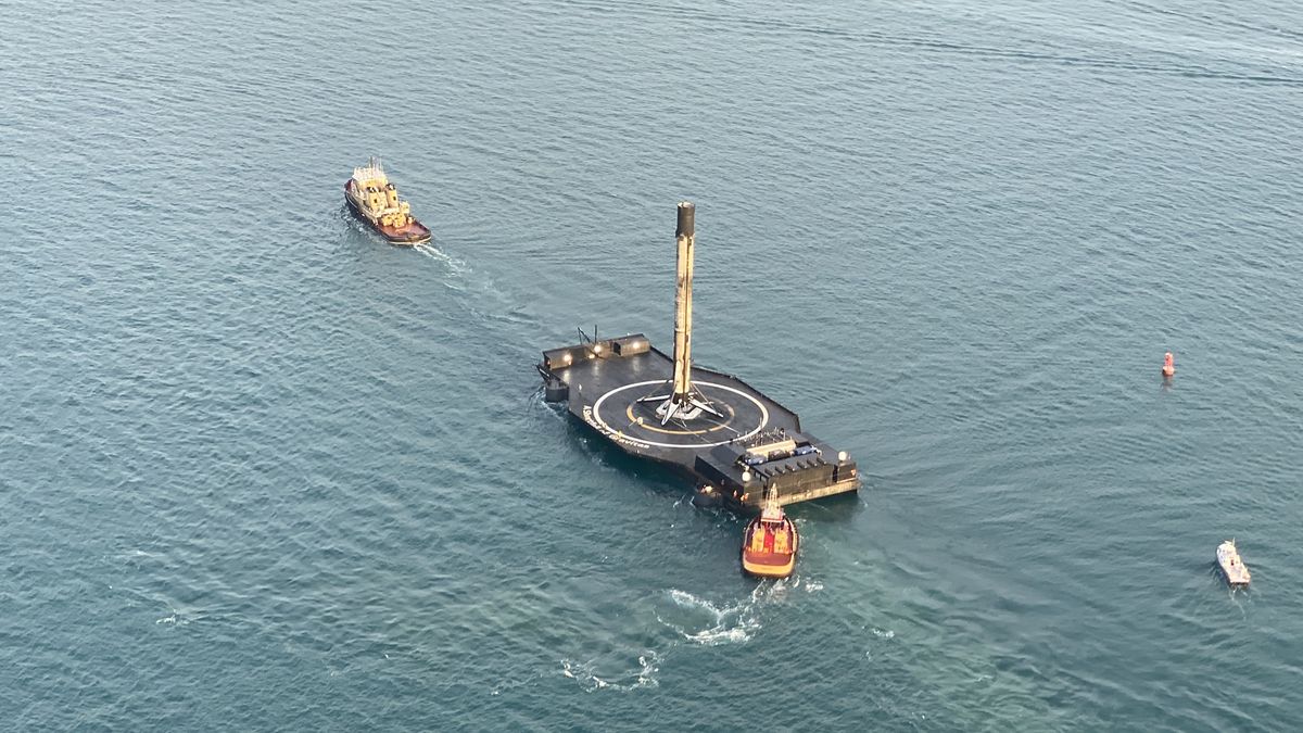 SpaceX's drone ship "A Shortfall of Gravitas" returns to port on Aug. 31, 2021, after its first successful Falcon 9 rocket landing.