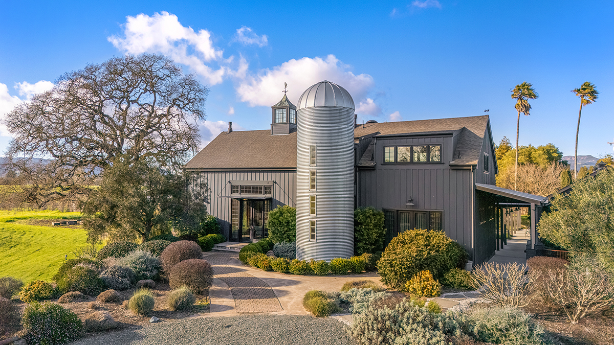 Modern farmhouse in Sonoma, California