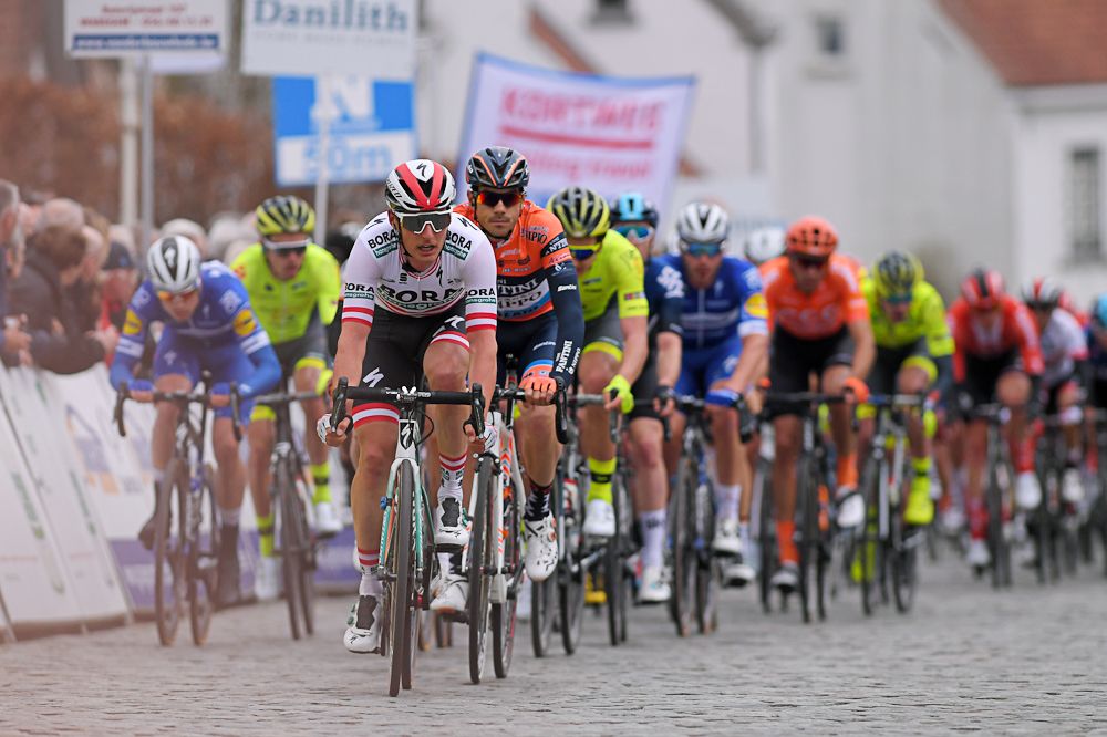 The Nokere Koerse peloton