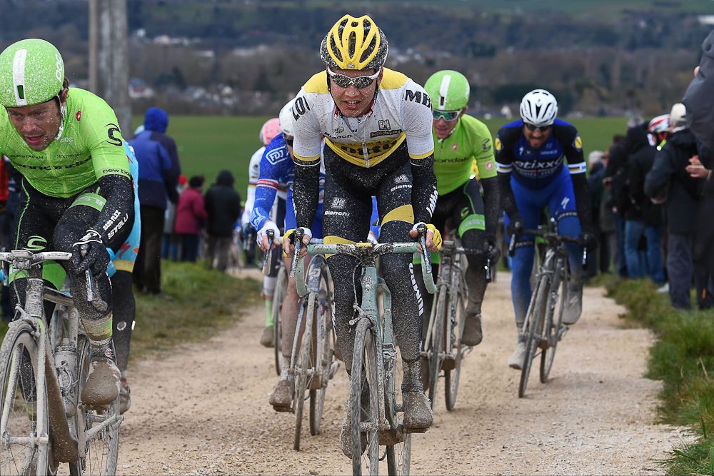 Wilco Kelderman (LottoNL-Jumbo) tackles the gravel during stage 1 at Paris-Nice
