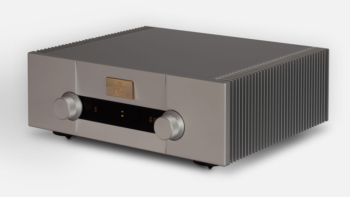 Integrated amplifier: Goldmund Telos 590 Nextgen II