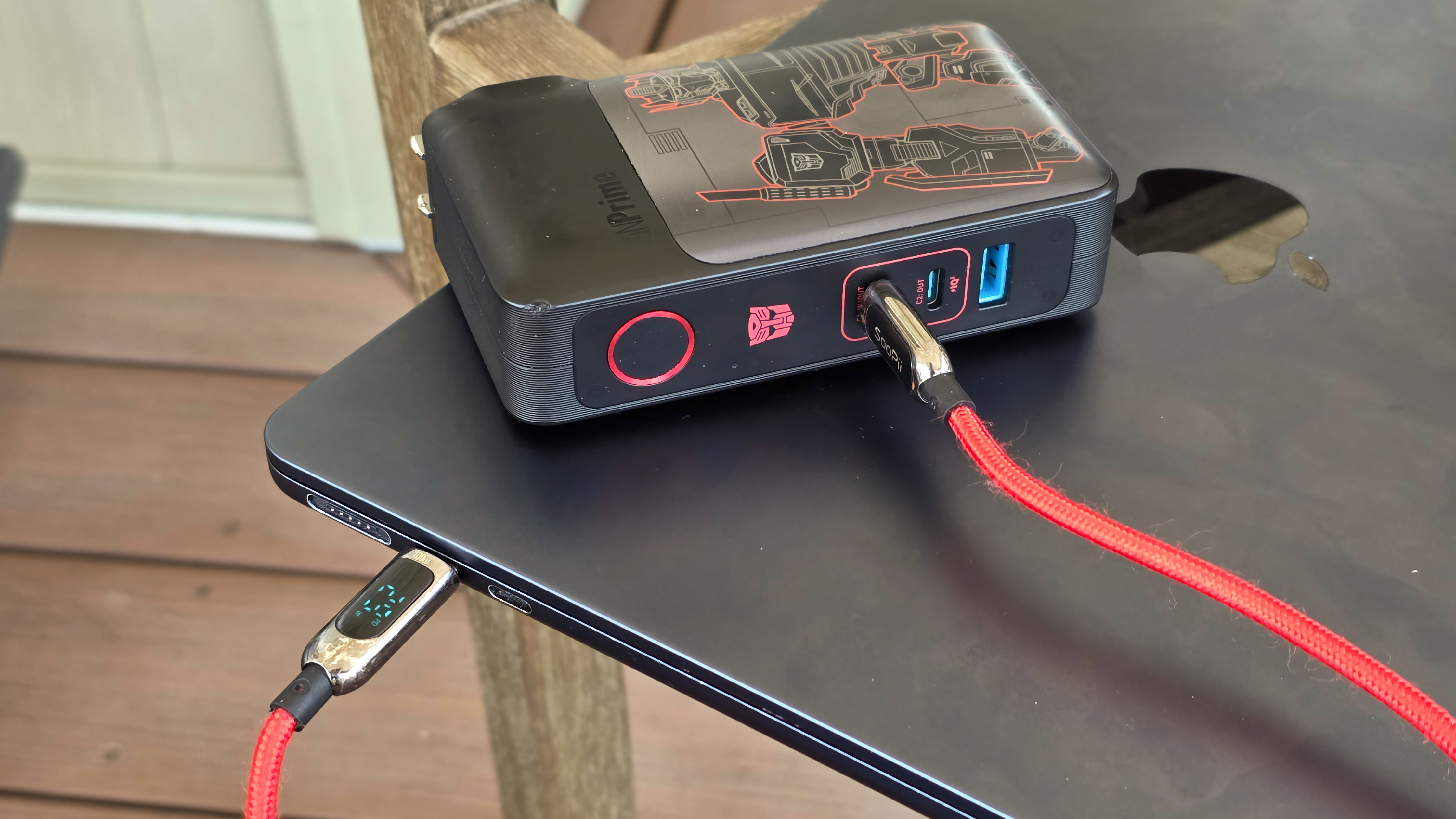 Here’s why your next USB-C cable should have a screen