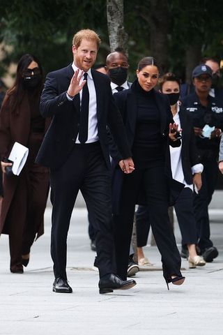 new york, ny september 23 prince harry and meghan markle visit the one world observatory as ny governor hochul and nyc mayor blasio walk along with them in new york city, united states on september 23, 2021 photo by tayfun coskunanadolu agency via getty images