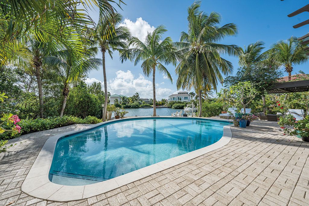 Properties for sale in tax havens: Shoreview Point, West Bay, Cayman Islands