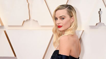 HOLLYWOOD, CALIFORNIA - FEBRUARY 09: Margot Robbie attends the 92nd Annual Academy Awards at Hollywood and Highland on February 09, 2020 in Hollywood, California. (Photo by Jeff Kravitz/FilmMagic)